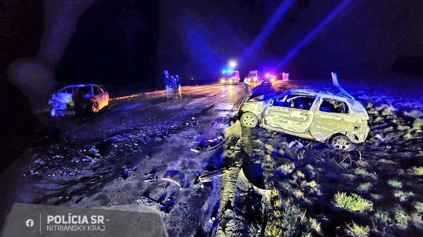 V katastri obce Semerovo sa stala tragická nehoda, o život prišli dve osoby.